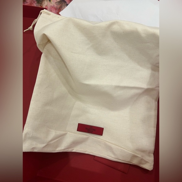 BNWT AND BOX VALENTINO ROMAN STUD COMBAT BOOTS size 41 - Picture 6 of 8